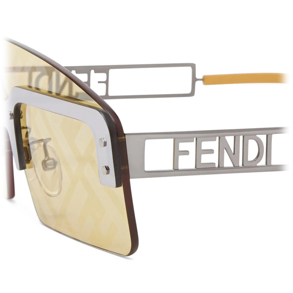 Fendi 40023U